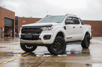 FORD RANGER MO985 GLOSS BLACK MACHINED